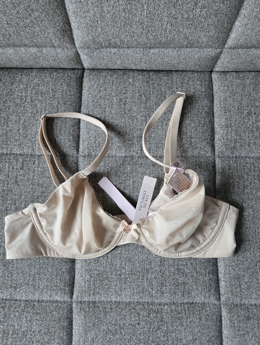Victoria's Secret Body by Victoria Invisible Lift Unlined Smooth Demi Bra 32B